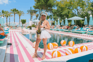 Fiesta en la piscina de Bam Bu Ku Ibiza (Foto Bam Bu Ku)