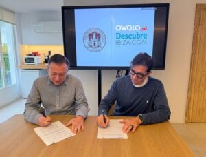 Firma de acuerdo entre OWQLO y Fomento del Turismo de la Isla de Ibiza