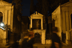 Imagen Ilustrativa visita nocturna a un cementerio (Foto archivo)