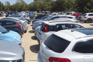 Imagen ilustrativa de autos estacionados (Foto Archivo)