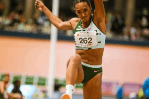 Mar&iacute;a Vicente en una de las competencias antes de su baja m&eacute;dica (Foto Archivo)