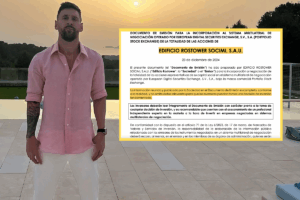 Messi en su casa de Ibiza y una parte del documento de su SOCIMI. Montaje La Voz de Ibiza