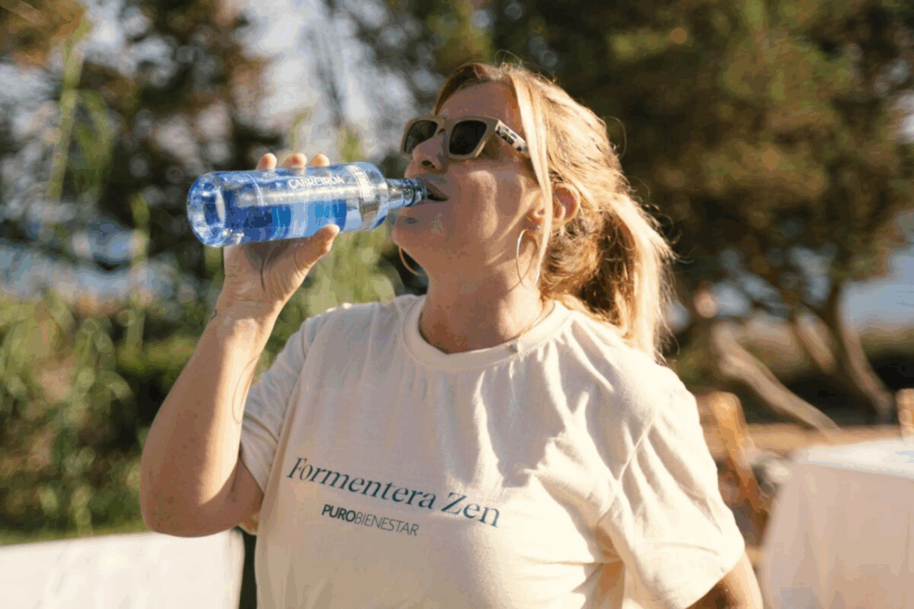 Mujer participa de la X edición de Formentera Zen Mujer participa de la X edición de Formentera Zen