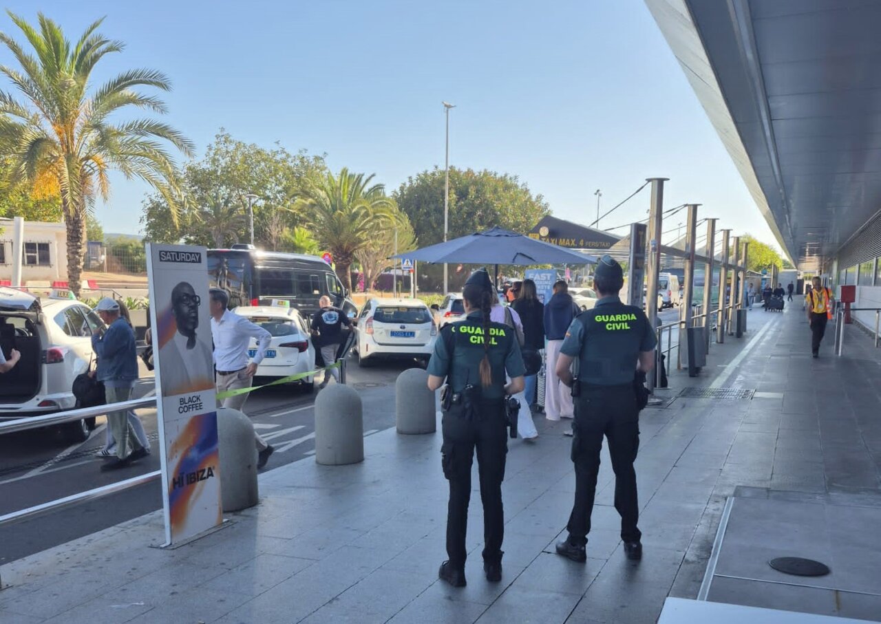 Taxis piratas intervenidos por la Guardia Civil1 Taxis piratas intervenidos por la Guardia Civil1