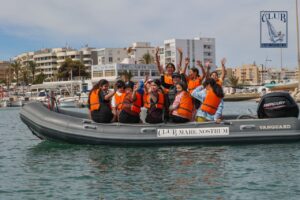 Alumnos del programa Semana Blava, hoy en el club Mare Nostrum.