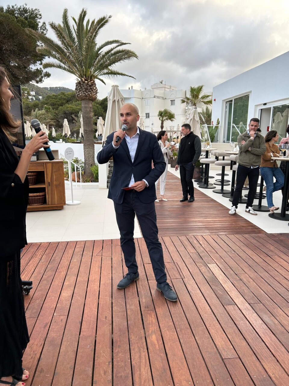 Fabio Leoni, en la fiesta de inauguración del hotel Riomar. Fabio Leoni, en la fiesta de inauguración del hotel Riomar.