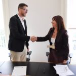 AMP. PP y Vox pactan incluir le vehicularidad del castellano en la educación y derogar la ley de memoria