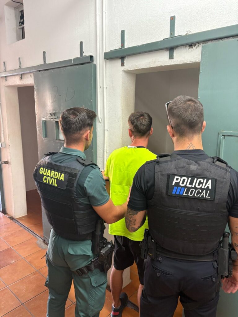 20250625 hurto continuado Ibiza
