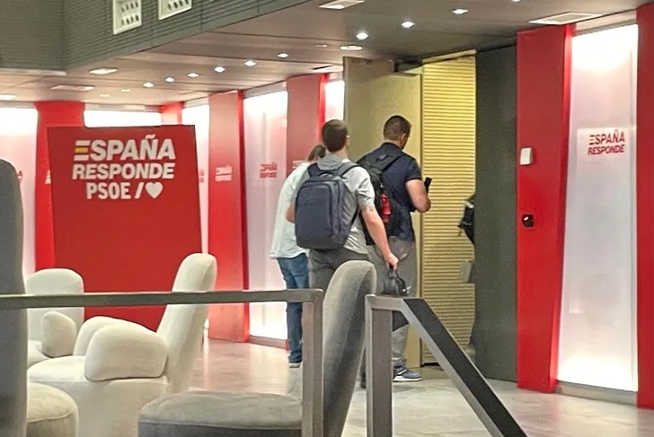 Agentes en Ferraz
