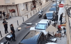 Momento en el que entran los agentes de la Policía Nacional.