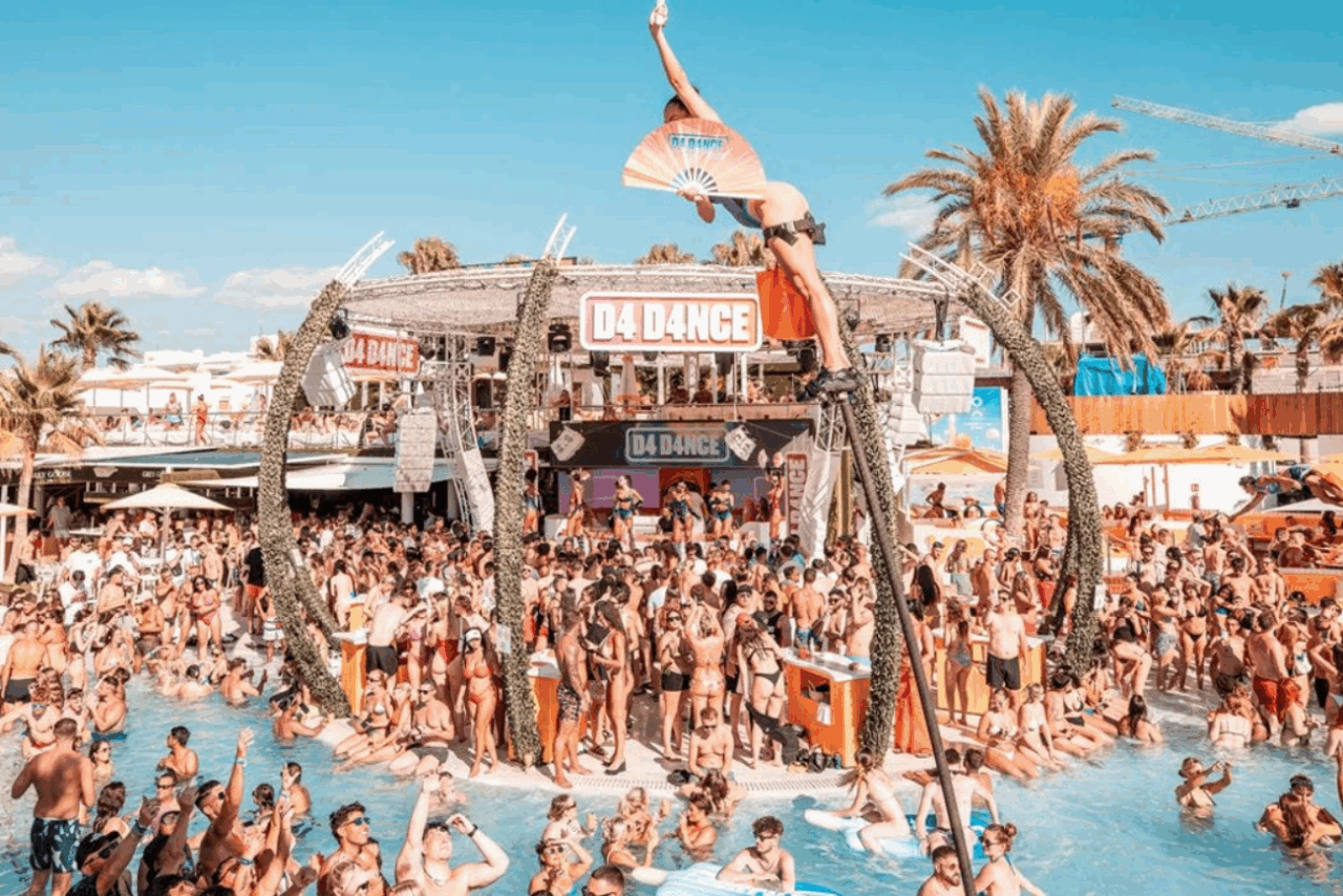 D4 D4nce en O Beach Ibiza