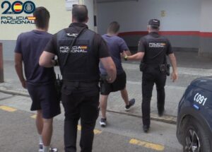 Sucesos. Detenidos en Ibiza dos menores por forzar la seguridad de una moto y circular con ella