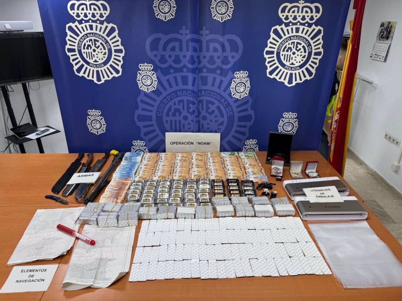 Sucesos. Cae una red que fletaba embarcaciones desde Marruecos dedicada el tráfico de personas y de drogas