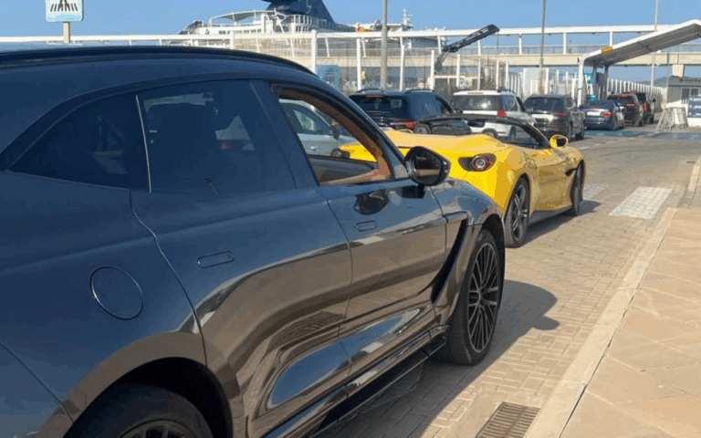 Ferraris multadas por la Policía de Ibiza