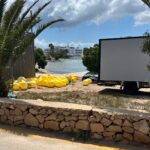 Las boyas del balizamiento almacenadas en la Escuela de Vela Municipal