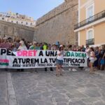 Más de 300 personas reclaman en Ibiza el derecho a 