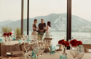 Mujeres en Aguas de Ibiza. Fotografía ilustrativa, de Aguas de Ibiza Hotel.