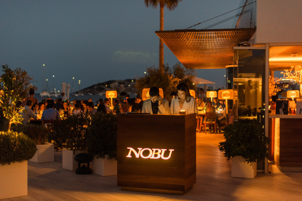 NOBU at Ibiza Bay, NOBU restaurante Entrada a Nobu restaurante, en Talamanca