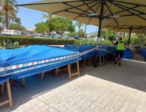 Otra terraza precintada en Ibiza