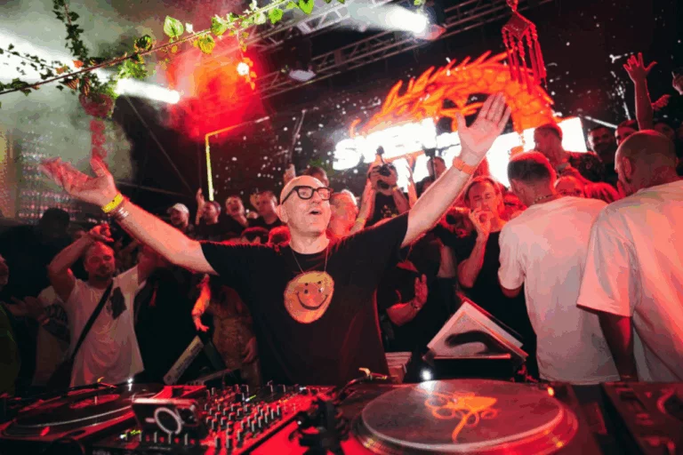 Sven Väth durante un DJ Set. Archivo