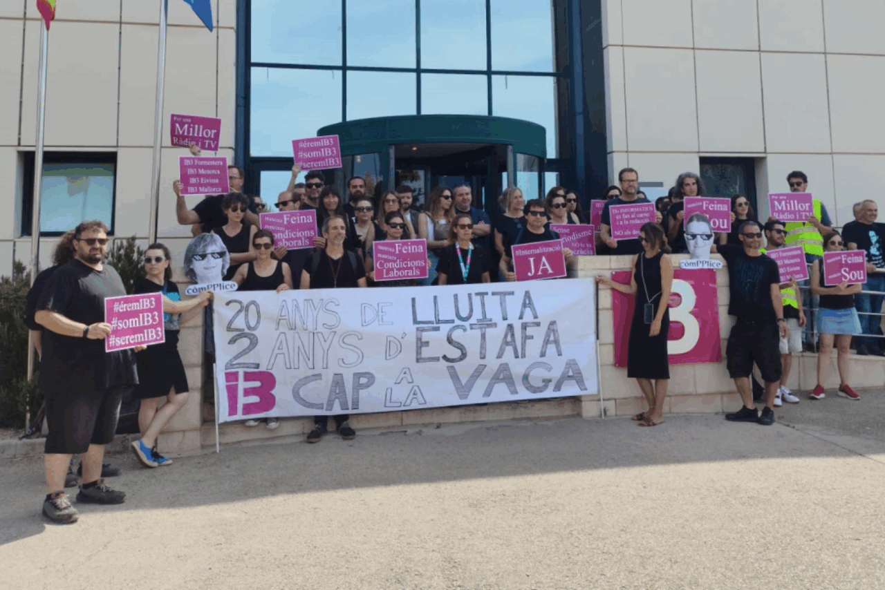 Trabajadores de IB3 en huelga. IB3