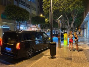 Una VTC en las calles de Ibiza