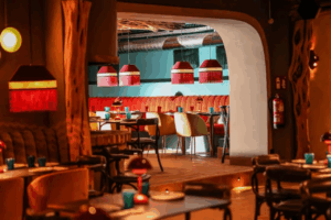 Vista interior de PaloSanto Ibiza, primer restaurante de la isla en recibir el Sello Copil.