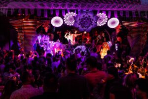 WooMooN en Cova Santa. Archivo