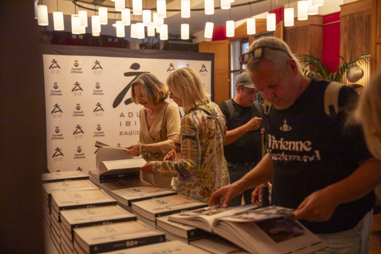 adlib presentacio libro 24