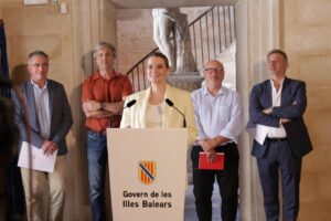 La presidenta del Govern, Marga Prohens, presenta la segunda fase del Pacto por la Sostenibilidad. - CAIB