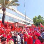 Más de 300 personas reclaman subida salarial 