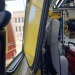 Ventanilla de la ambulancia rota. - USAE