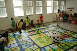 Infantes jugando al Joc del Barruverd. Santa Eulària