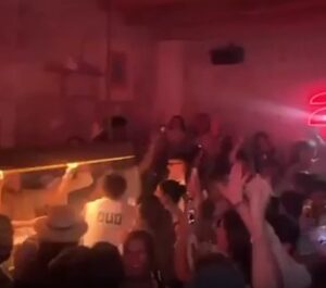 Cánticos contra Pédro Sánchez en Formentera