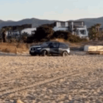 Coche atascado en Playa d'en Bossa