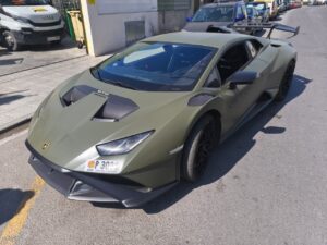 Coche en infracci&oacute;n en Ibiza.