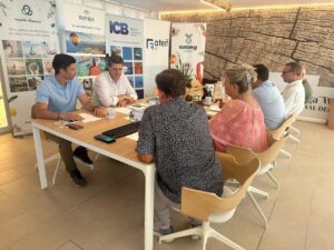 El conseller de Turismo, Jaume Bauzà, se reúne con representantes de Fomento de Turismo de Ibiza.