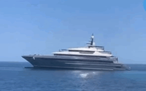 El superyate encallado en Es Pujols