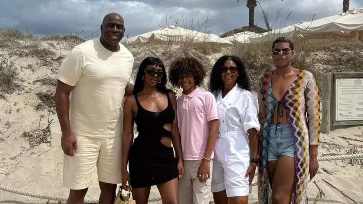 Magic Johnson con su familia en Formentera. Redes Sociales Magic Johnson con su familia en Formentera. Redes Sociales