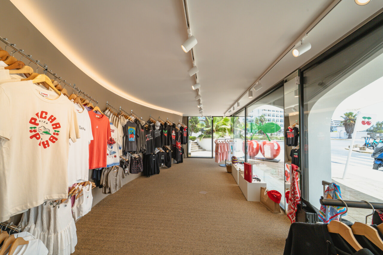 Interior de la nueva tienda de Pacha  en Marina Botafoch. Archivo
