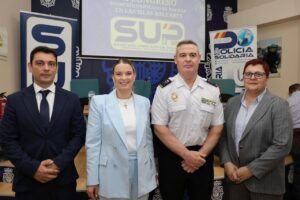 Prohens, en un acto junto a Pavón (izquierda).