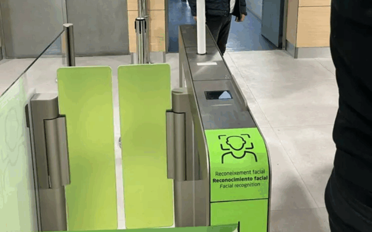 Reconocimiento facial en el aeropuerto de Ibiza.