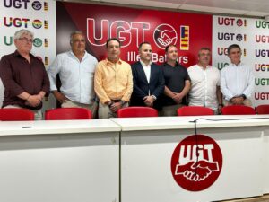 Representantes de las organizaciones empresariales y sindicales firmantes del nuevo convenio de la hostelería de Baleares