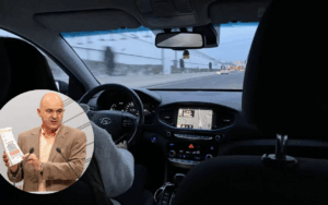 Veh&iacute;culo en Ibiza, y el presidente insular, Vicent Mar&iacute;.