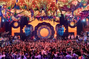 elrow en [UNVRS]. Archivo