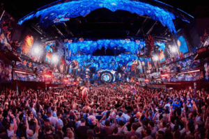 elrow en [UNVRS]. Archivo