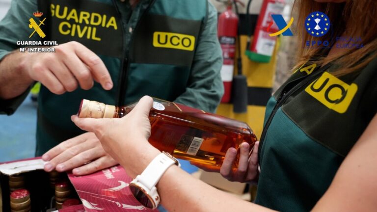 Sucesos. AMP. Ocho detenidos por presunto fraude de 68 millones en IVA de alcohol en una operación de Fiscalía Europea