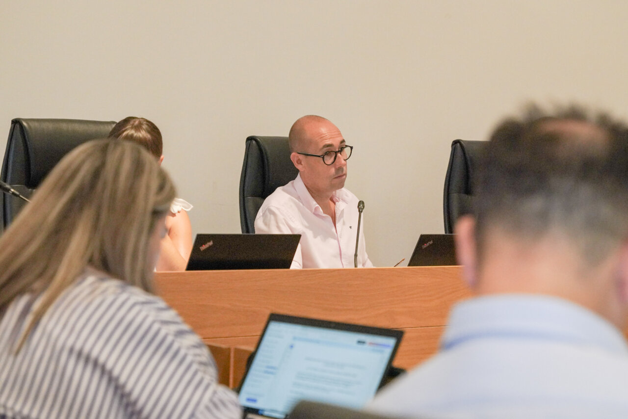 El pleno del Consell insta al Govern y a ABAQUA a detectar fisuras y vertidos que amenazan al mar y a las praderas de posidonia. El pleno del Consell insta al Govern y a ABAQUA a detectar fisuras y vertidos que amenazan al mar y a las praderas de posidonia.