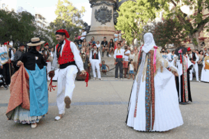 Ball pag&egrave;s en el Paseo Vara del Rey, Ibiza.