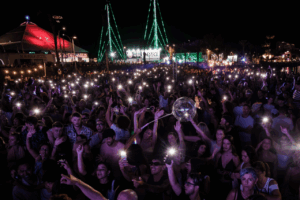 La Movida en la playa de s&rsquo;Arenal de Sant Antoni de Portmany. Archivo.